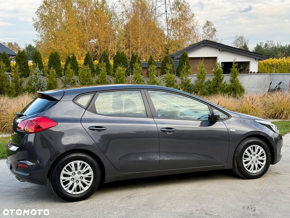 Kia Ceed 1.4 CVVT Attract - 12