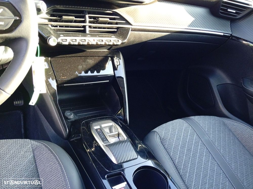 Peugeot 208 1.2 Hybrid Allure e-DCS6 - 11