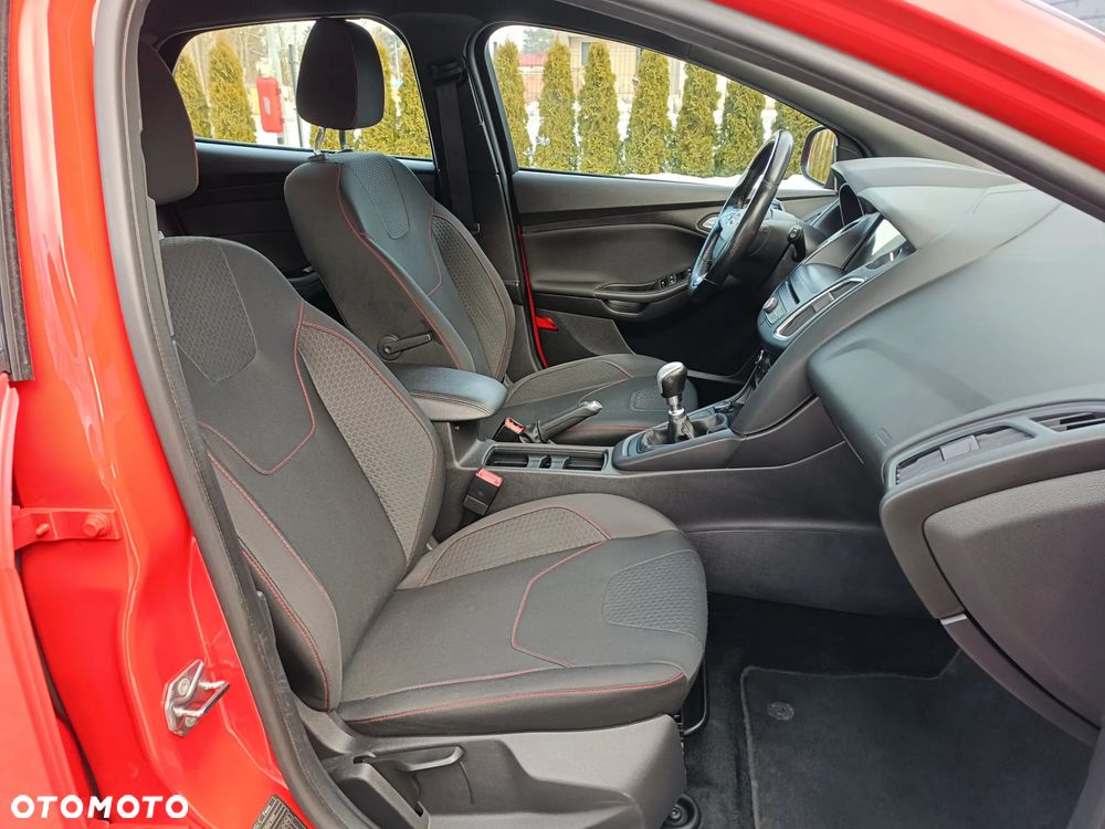 Ford Focus 1.0 EcoBoost Start-Stopp-System ST-LINE STYLE - 16