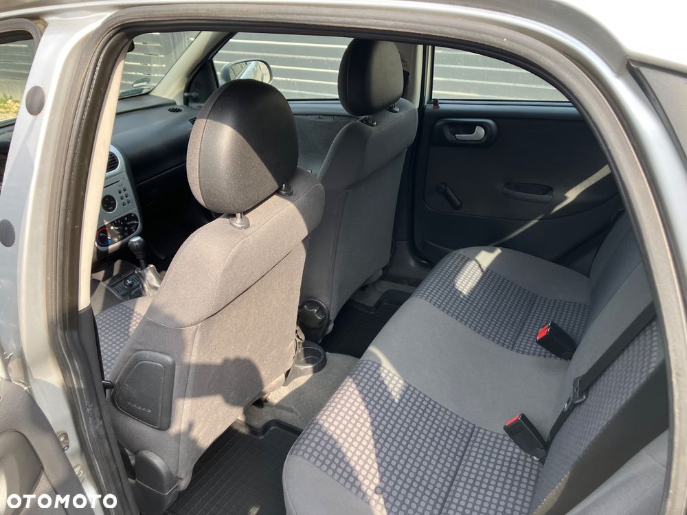 Opel Corsa 1.2 16V - 8