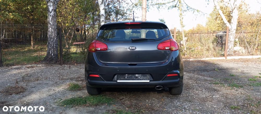 Kia Ceed - 10