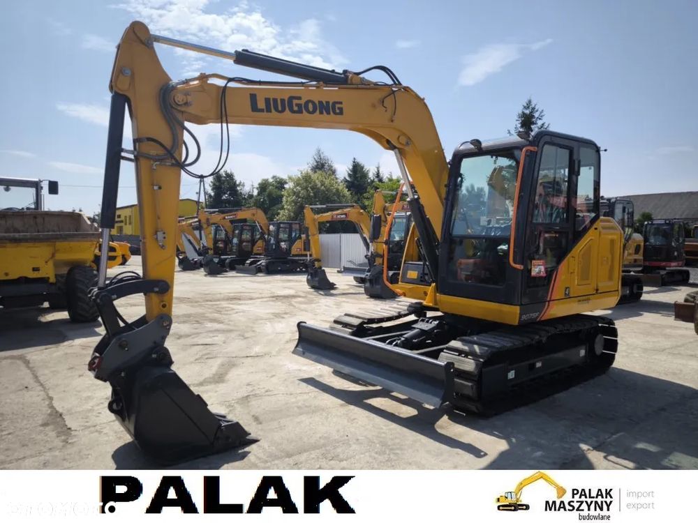 Liu Gong 9075F nie mylić z  JCB 85z - 10