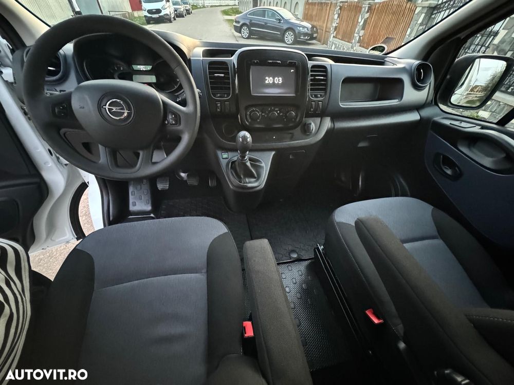 Opel Vivaro - 10