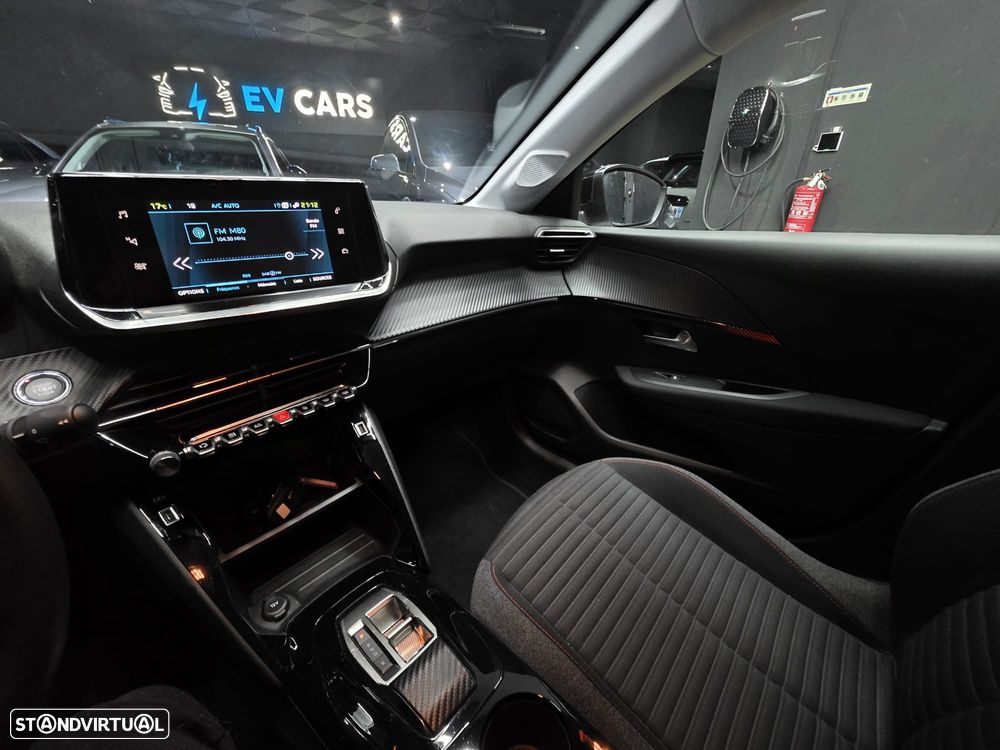 Peugeot e-208 Active Pack - 37