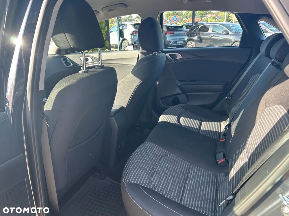 Kia Ceed 1.5 T-GDI M - 13