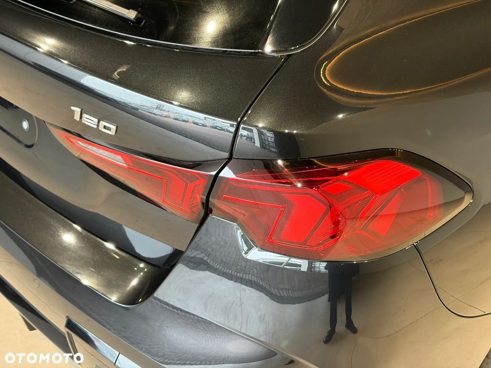 BMW Seria 1 120i - 11