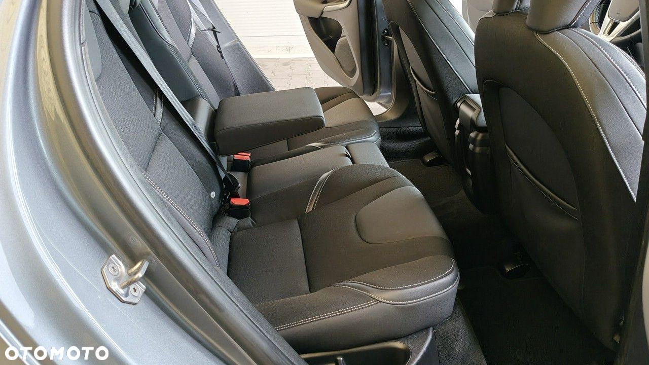Volvo V40 D2 Drive-E Momentum - 8
