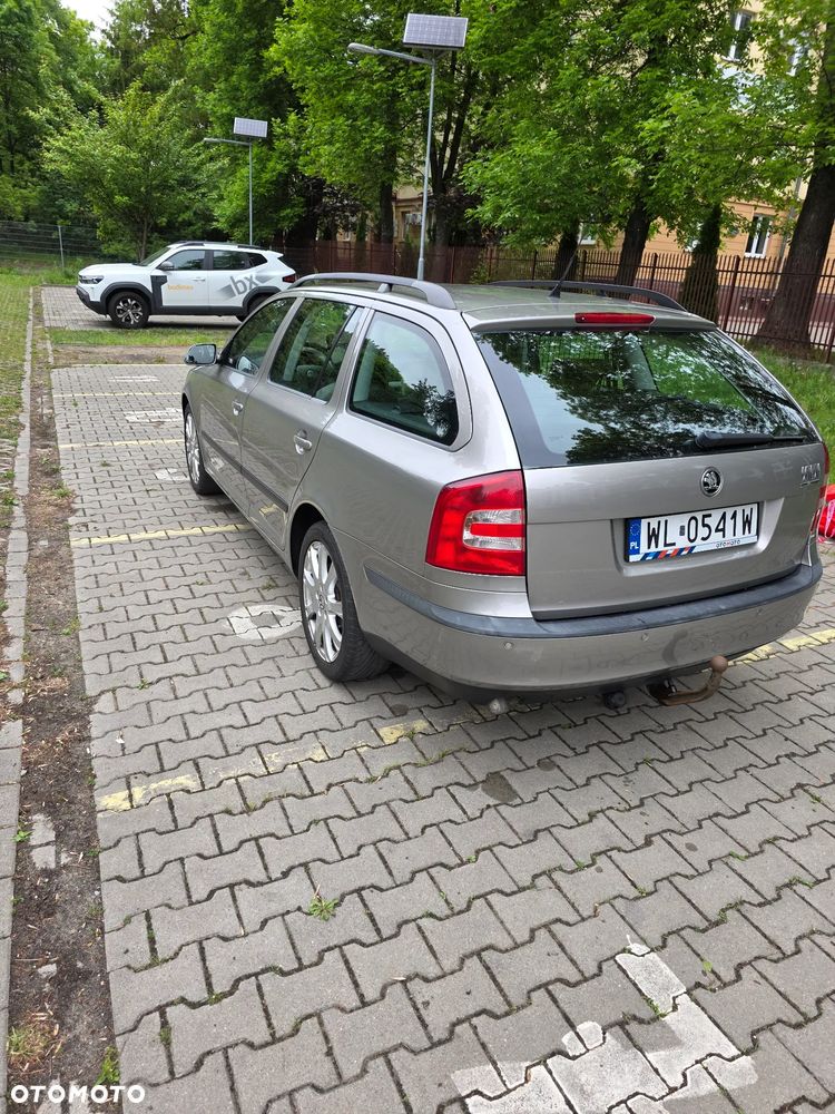 Skoda Octavia 1.6 FSI Automatik Ambiente - 6