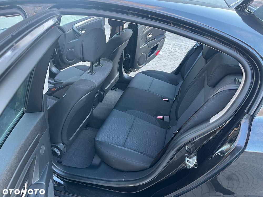 Renault Laguna 1.6 16V Authentique - 12