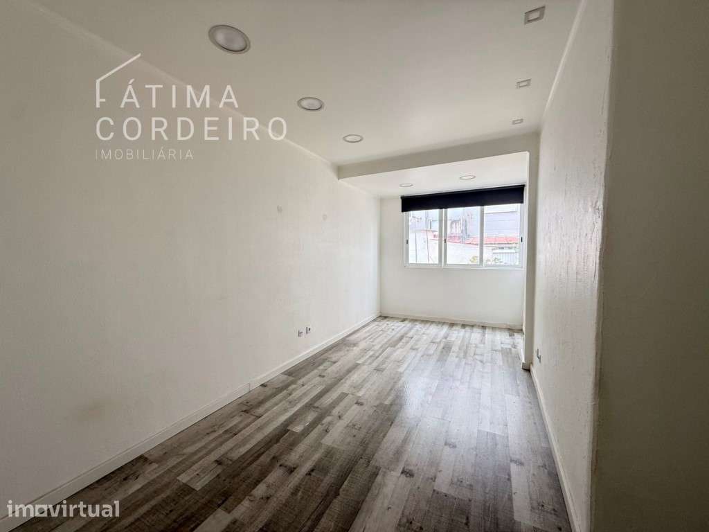 T2 remodelado para arrendamento, situado em Cacilhas - Grande imagem: 3/16
