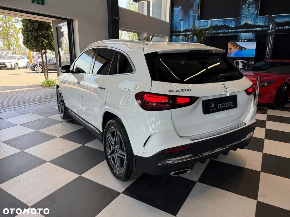 Mercedes-Benz GLA - 7