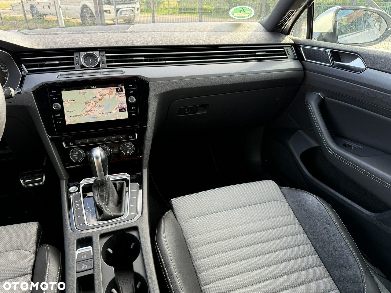 Volkswagen Passat - 37