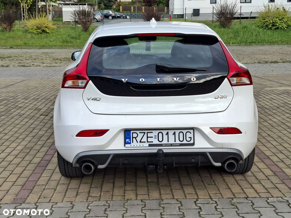 Volvo V40 D3 R-Design Momentum - 8