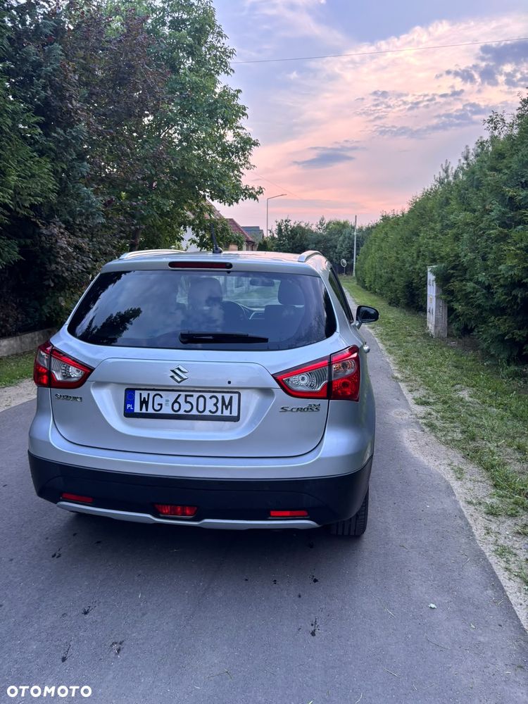 Suzuki SX4 1.6 Premium - 4