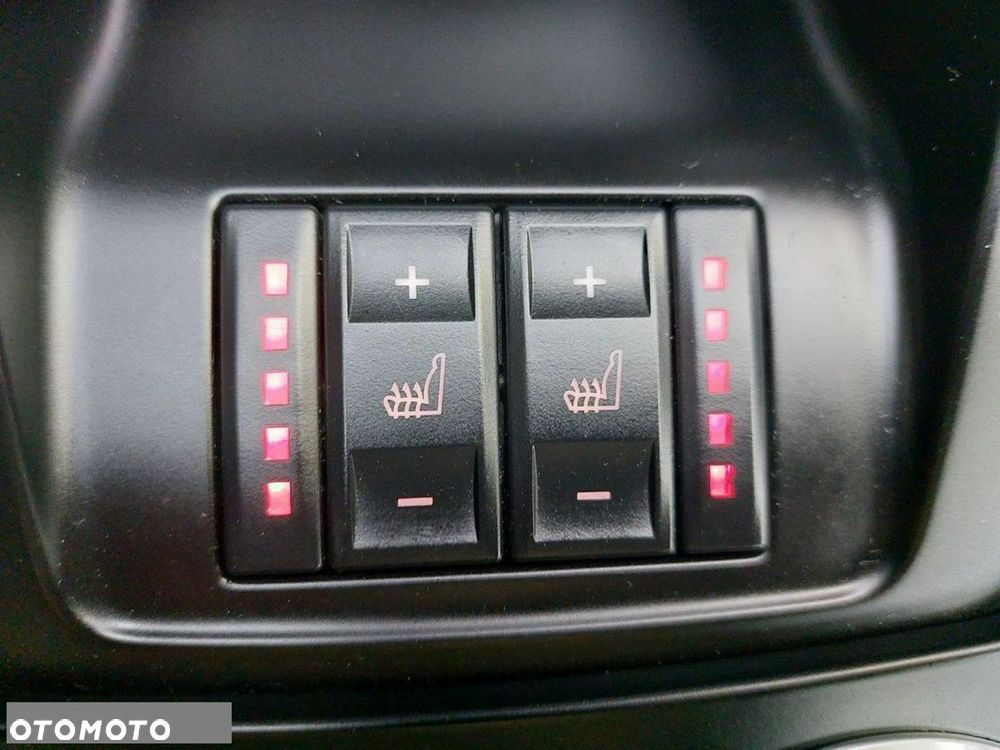 Ford S-Max 2.0 TDCi DPF Champions Edition - 37