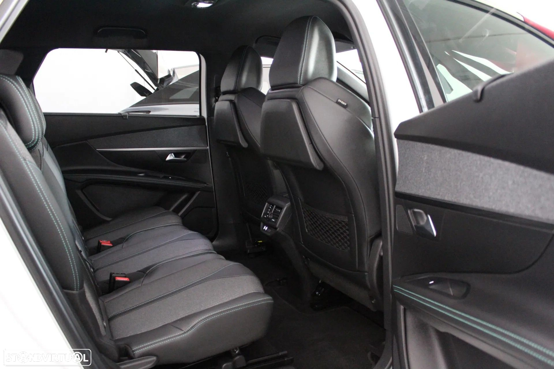 Peugeot 5008 1.2 PureTech Allure Pack EAT8 - 17