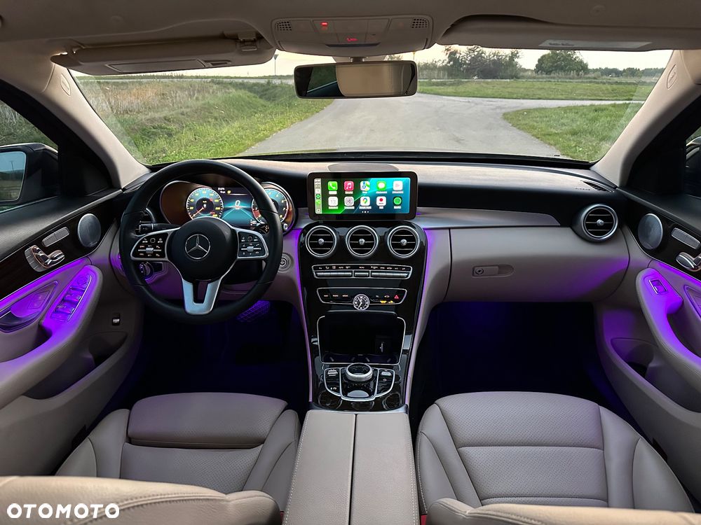 Mercedes-Benz Klasa C 300 T 9G-TRONIC AMG Line - 18