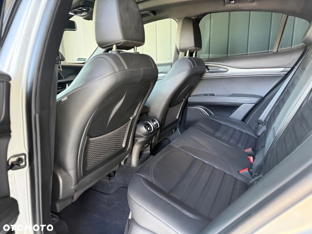 Alfa Romeo Stelvio 2.0 Turbo Veloce Q4 - 24