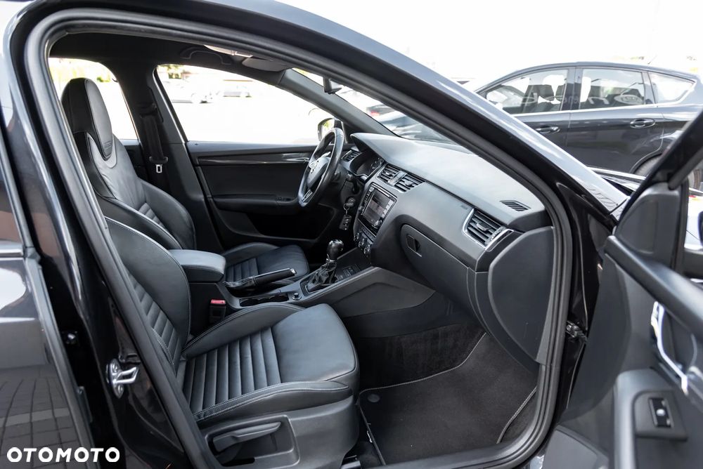 Skoda Octavia 2.0 TSI (Green tec) DSG RS - 36