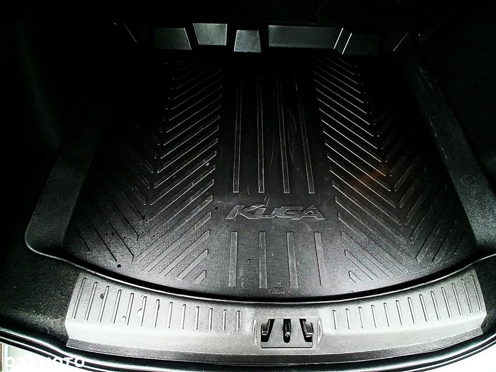 Ford Kuga 2.0 TDCi 4x4 ST-Line - 28