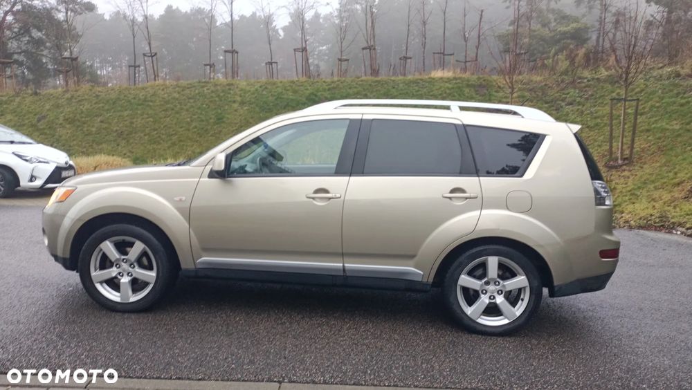 Mitsubishi Outlander 2.0 DI-D 4WD Intense - 6