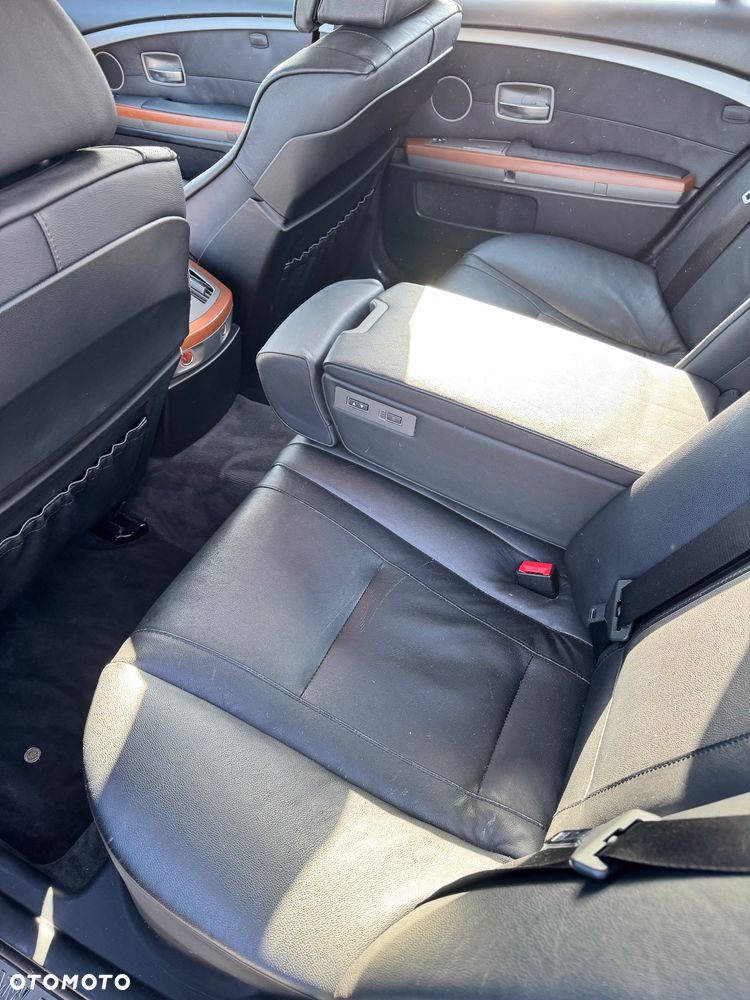 BMW Seria 7 735i - 10