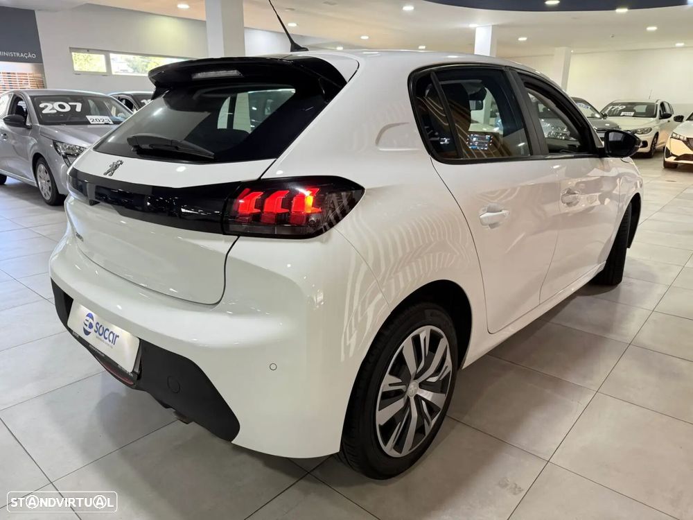 Peugeot 208 - 4