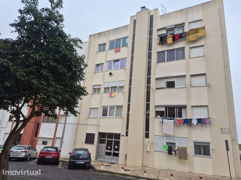 T2 com terraço no Carregado a 20 minutos de Lisboa - Grande imagem: 2/21