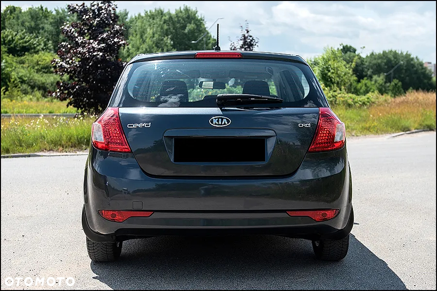 Kia Ceed - 4