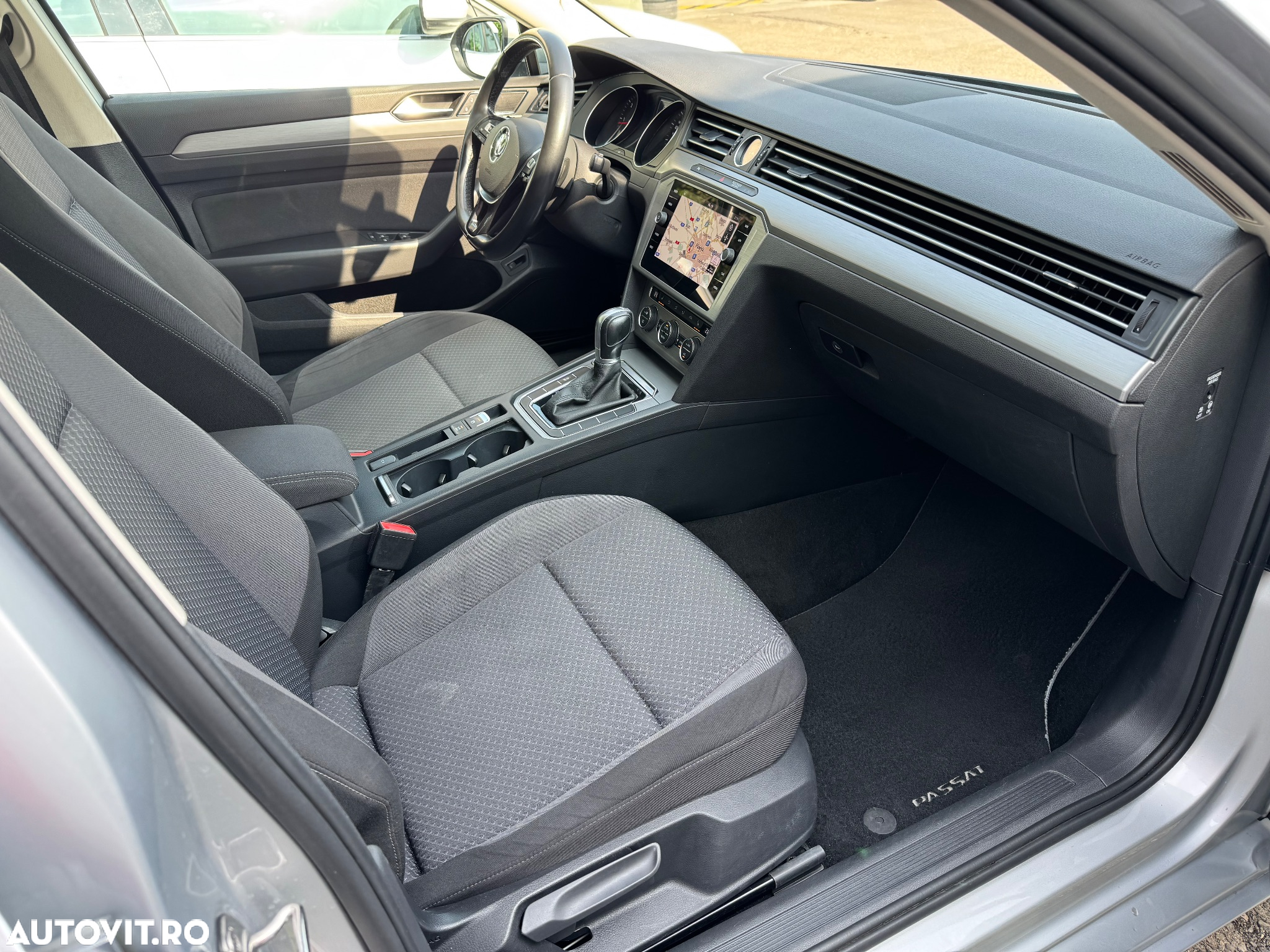 Volkswagen Passat Variant 2.0 TDI SCR DSG BlueMotion Trendline - 28