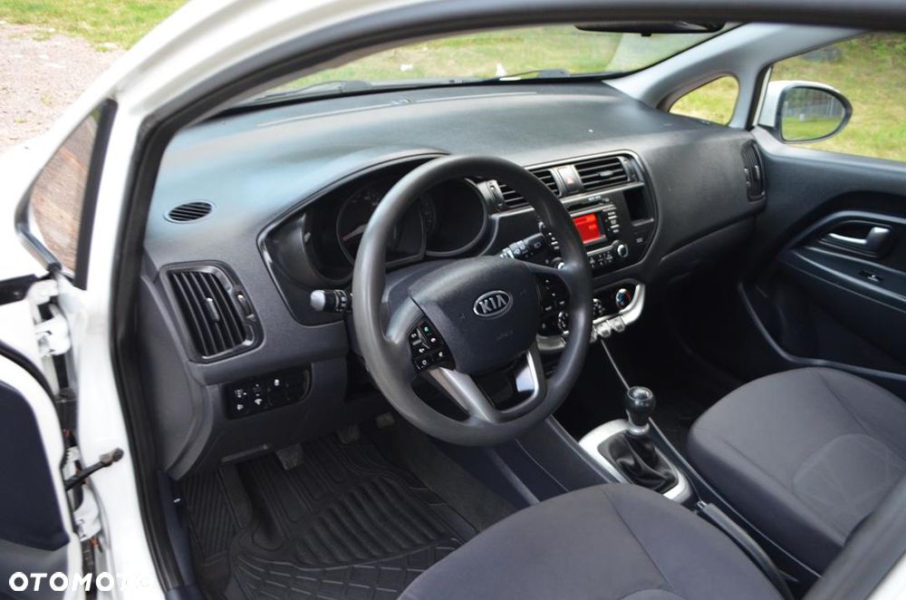 Kia Rio 1.2 L - 26