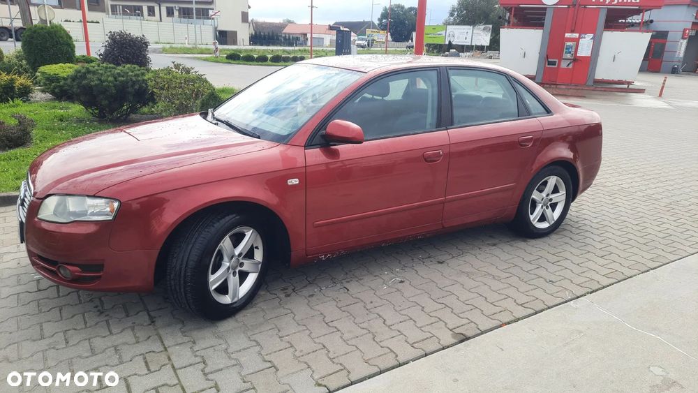 Audi A4 Limousine - 1