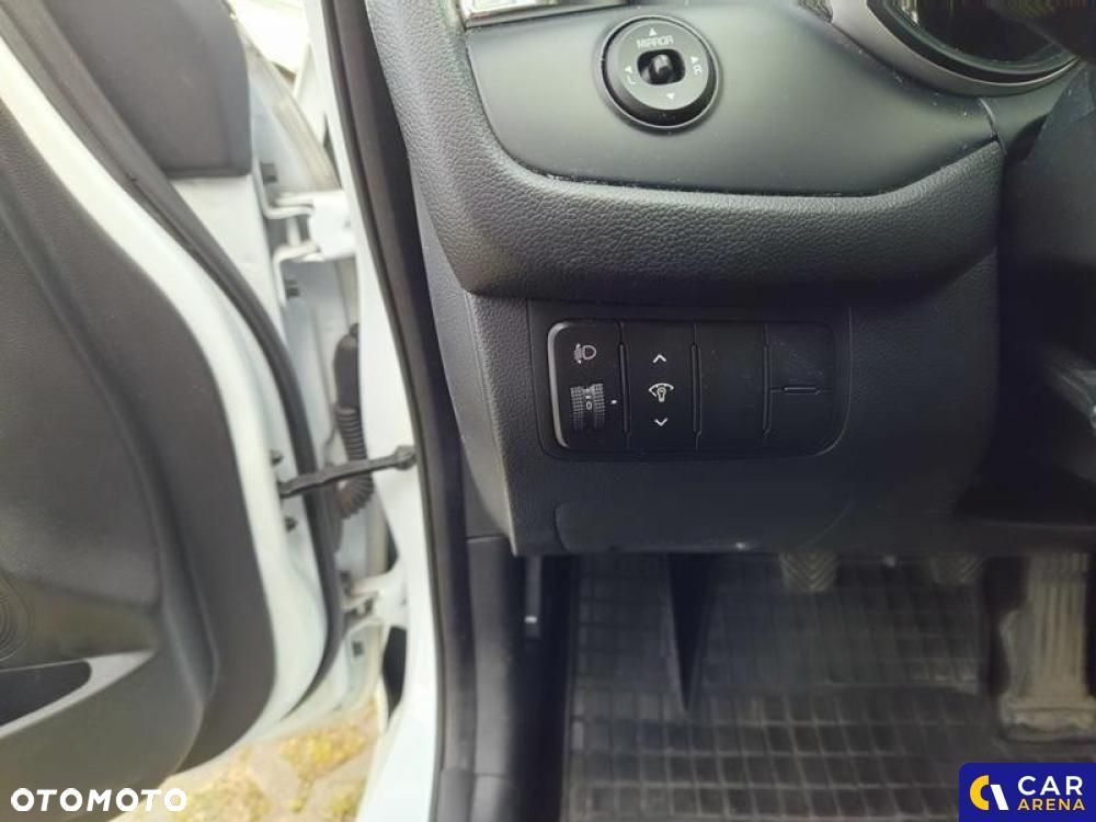 Kia Ceed - 33