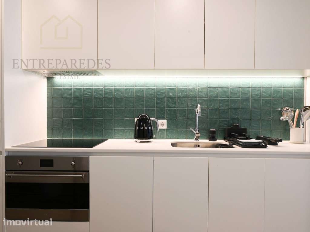 Apartamento loft T1 com varanda, mobilado e equipado, junto ao Jard... - Grande imagem: 2/30