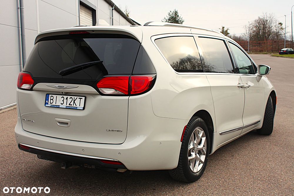 Chrysler Pacifica - 6