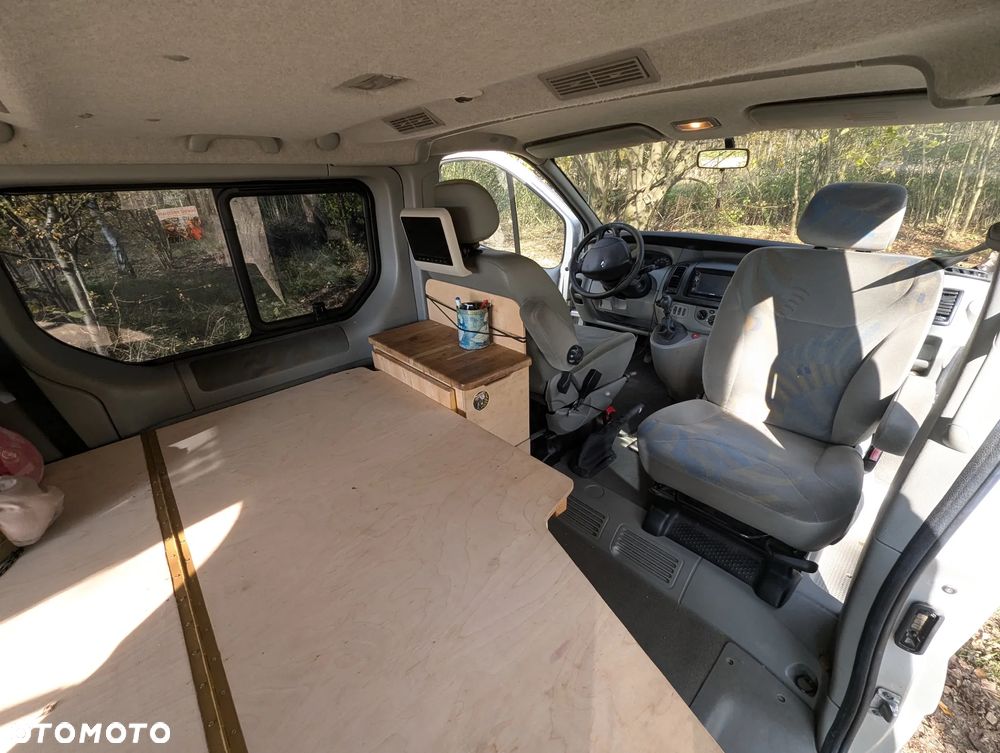 Renault Trafic 1.9 dCi Passenger Authentique - 13