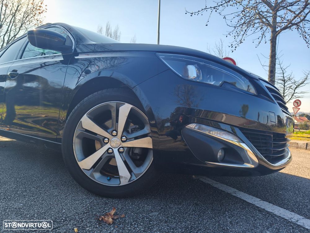 Peugeot 308 SW BlueHDi 120 EAT6 Stop & Start Allure - 11