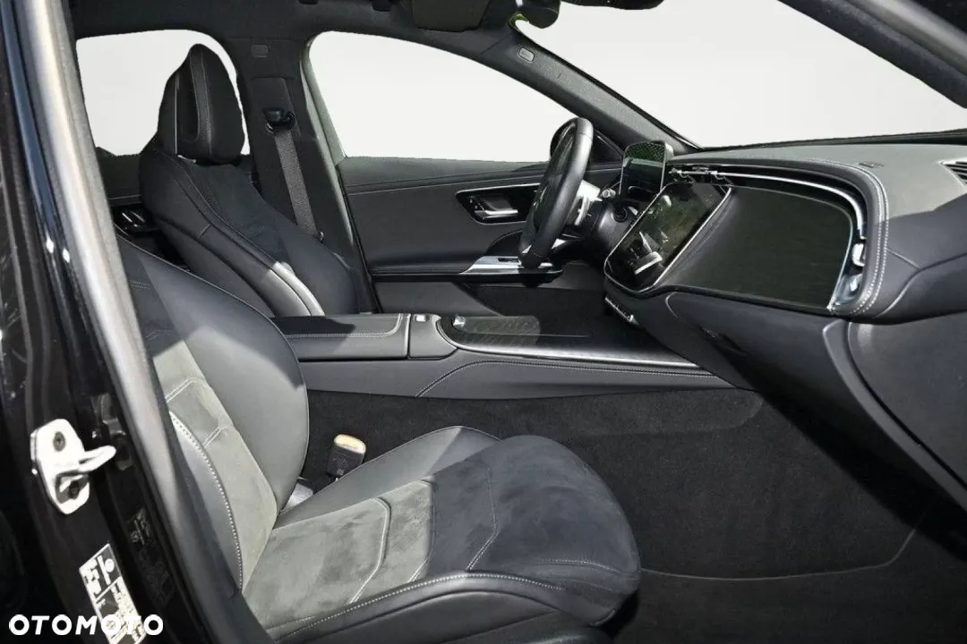 Mercedes-Benz Klasa E 220 d T 4Matic 9G-TRONIC - 12
