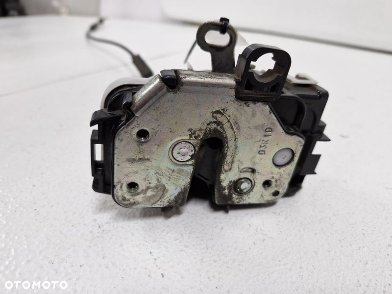 FIAT PANDA III 3 ZAMEK DRZWI PRAWY RZÓD 4 PIN EU EUROPA 51963632 - 8