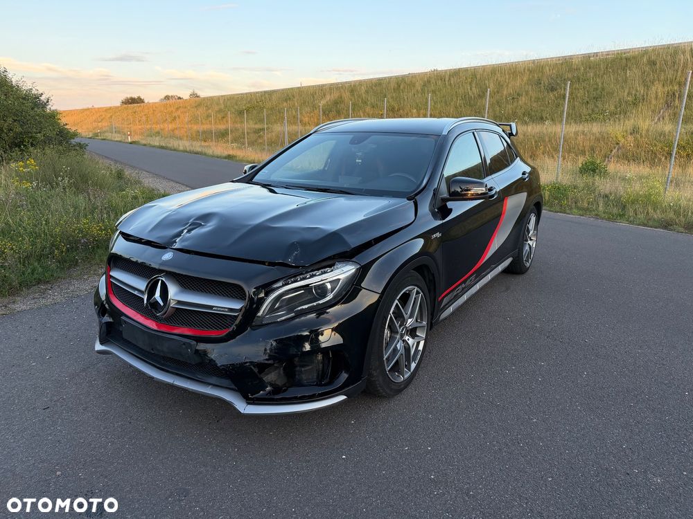 Mercedes-Benz GLA 45 AMG 4-Matic - 3