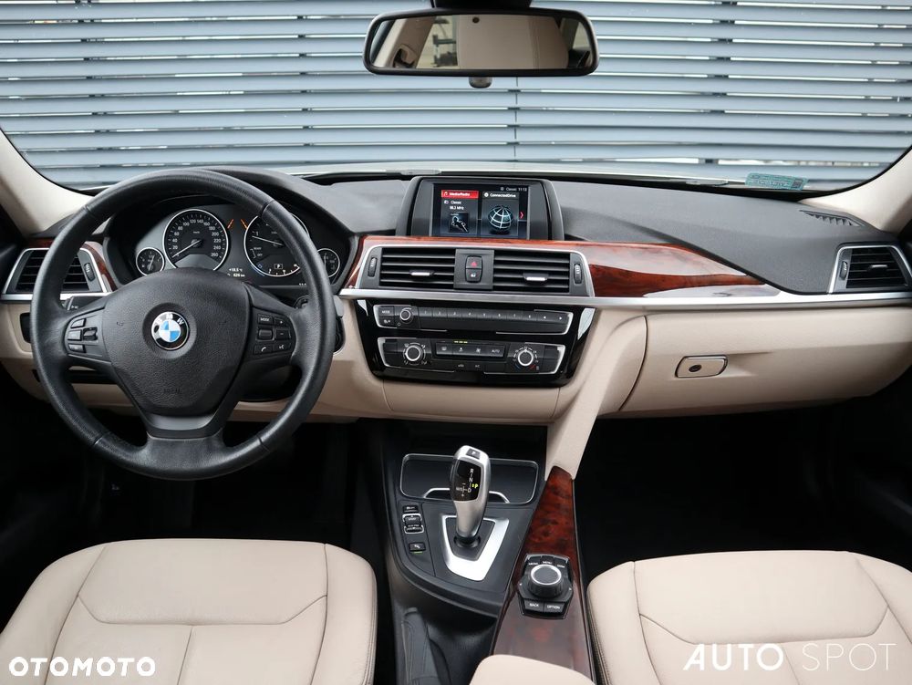 BMW Seria 3 320d xDrive Advantage - 15