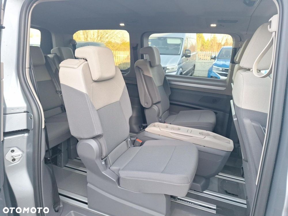 Volkswagen Multivan - 21