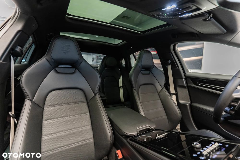Porsche Panamera 4 E-Hybrid PHEV - 15