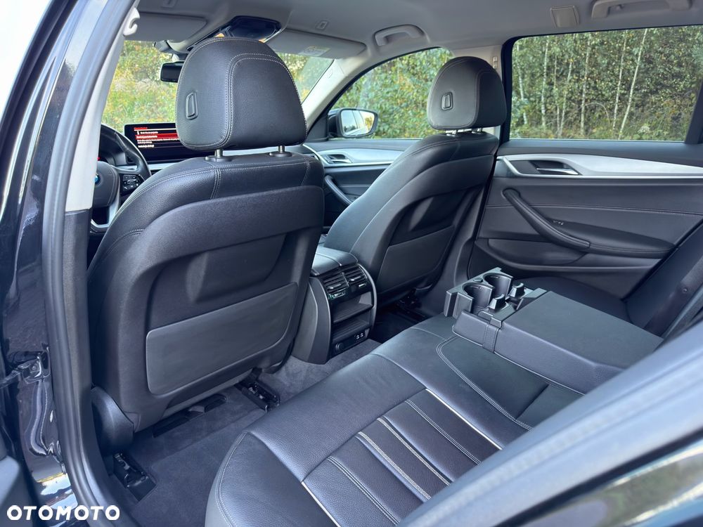 BMW Seria 5 530e Luxury Line sport - 36