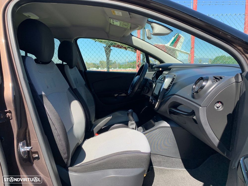 Renault Captur 1.5 dCi Exclusive - 19
