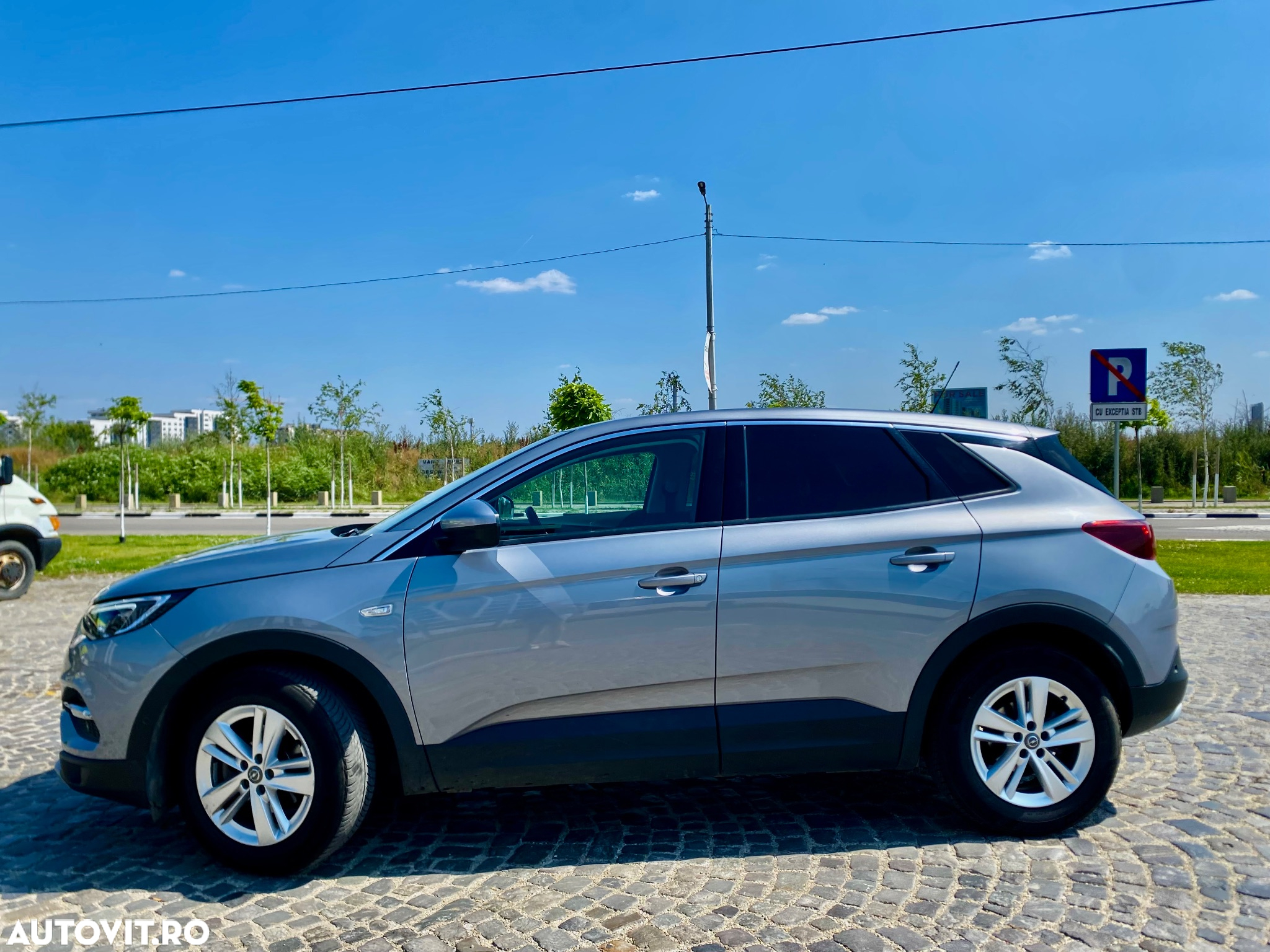 Opel Grandland X 1.5 START/STOP Innovation - 2