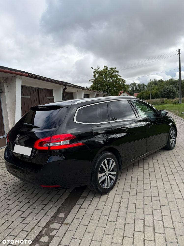 Peugeot 308 - 8