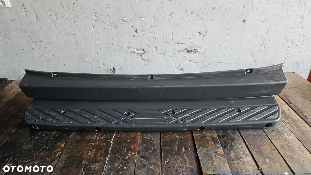 MERCEDES SPRINTER W906 STOPIEŃ ZDERZAKA TYŁ TYLNY A9068802571 POD PDC