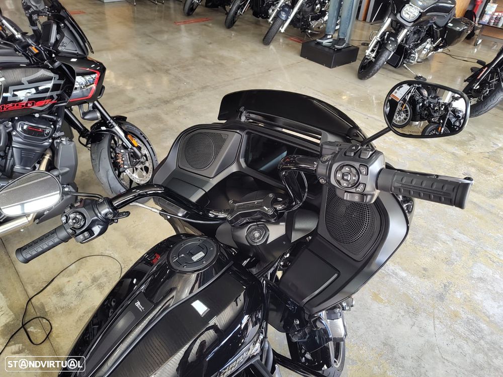 Harley-Davidson Road Glide - 17