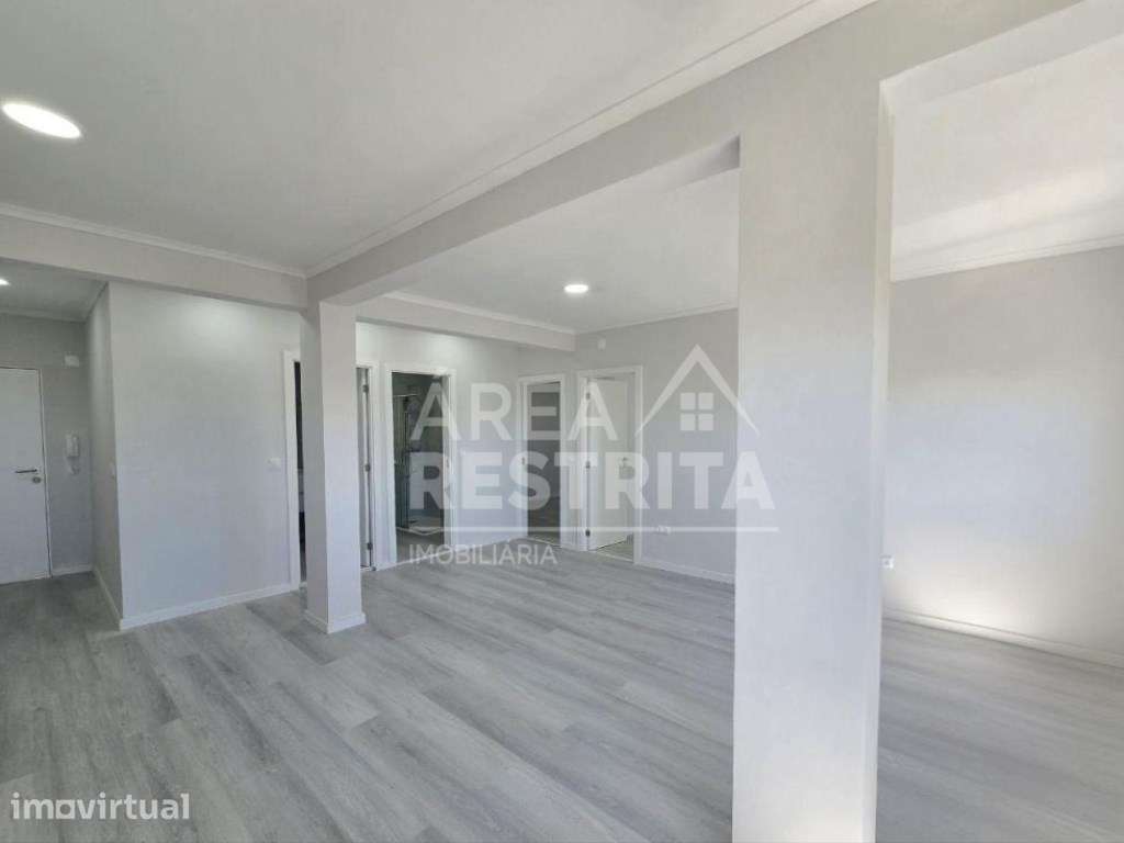Apartamento T2, totalmente remodelado em Setúbal - Grande imagem: 4/21